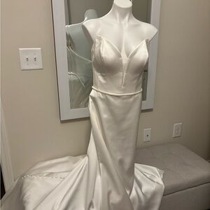 Paloma Blanca wedding dress